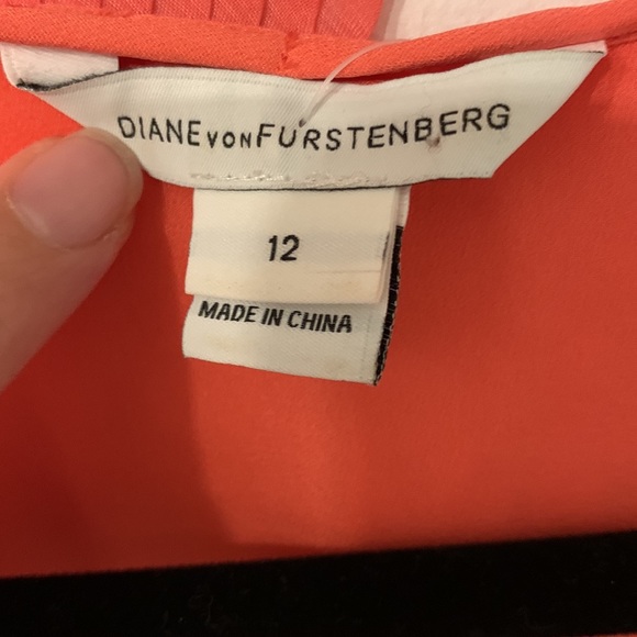 Beautiful coral DVF dress - Picture 5 of 7